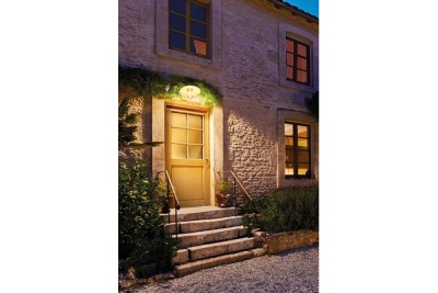 Luminaire extérieur BELCOUR. Vue d'ambiance.