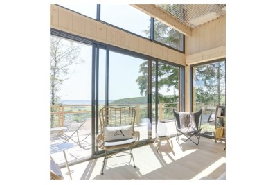 Baie coulissante 3 vantaux 3 rails. Vue d'ambiance