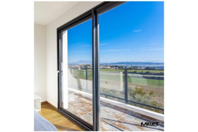 Coulissant à galandage 2 vantaux refoulement du même coté. Vue d'ambiance