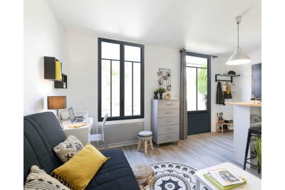 Porte Fenêtre 2 vantaux + fixe aluminium. Vue d'ambiance.