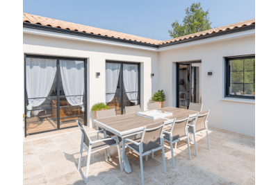 Porte Fenêtre 2 vantaux + 2 fixes aluminium. Vue d'ambiance.