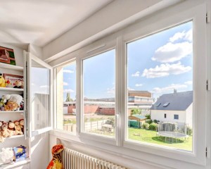 Fenêtre 2 vantaux + fixe PVC. 2