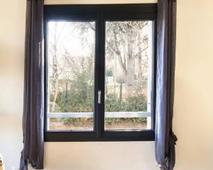 Fenêtre 2 vantaux PVC 2