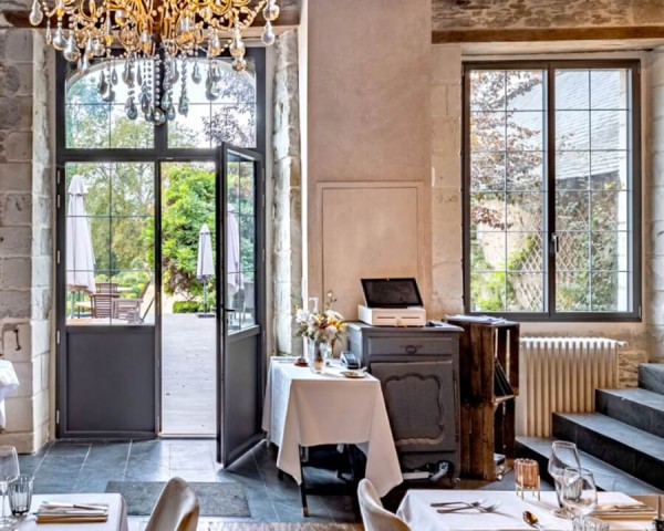 Porte Fenêtre 2 vantaux  BOIS avec imposte cintrée et petits bois.