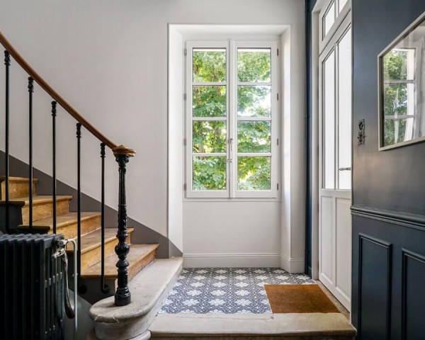 Porte Fenêtre 1 vantail BOIS. avec petits bois et soubassement plein.