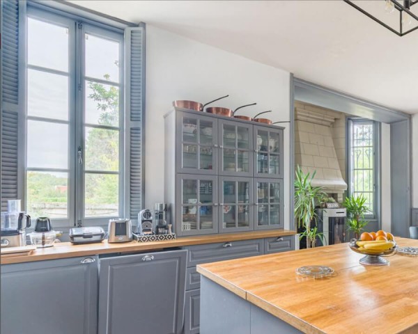 Fenêtre 2 vantaux BOIS. vue d'ambiance.