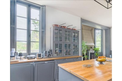 Fenêtre 2 vantaux BOIS. vue d'ambiance.