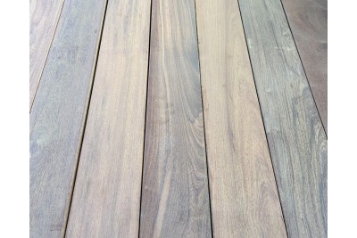 Lames de Terrasse en bois - IPE - 145 x 21 mm Lames de Terrasse en bois - IPE - 145 x 21 mm