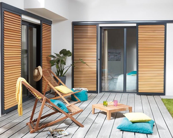 Volet coulissant aluminium et bois ARTEMIS. Vue d'ambiance.