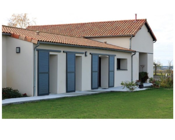 Volet coulissant aluminium OCEANOS. Vue d'ambiance.