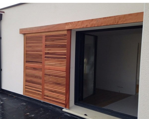 Volet coulissant Bois CALLIOPE. Vue d'ambiance.