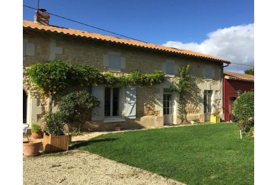 Volet battant aluminium MISTRAL. Vue d'ambiance. Volet battant aluminium MISTRAL. Vue d'ambiance.