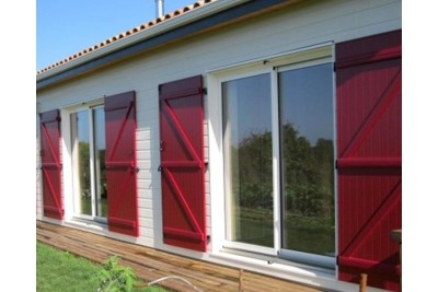 Volet battant aluminium SYMETH. Vue d'ambiance. Volet battant aluminium SYMETH. Vue d'ambiance.