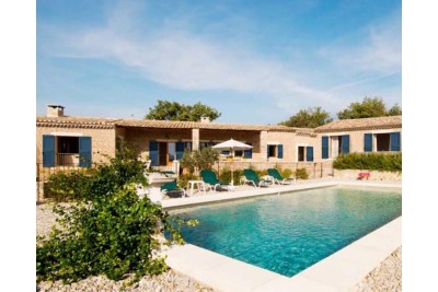 Volet battant Bois HADES 34mm. Vue d'ambiance Volet battant Bois HADES 34mm. Vue d'ambiance