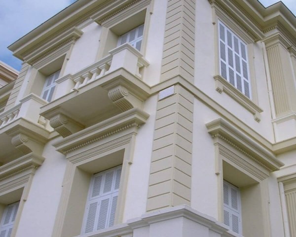 PERSIENNES Bois exotique IRIS 32mm. Vue d'ambiance.