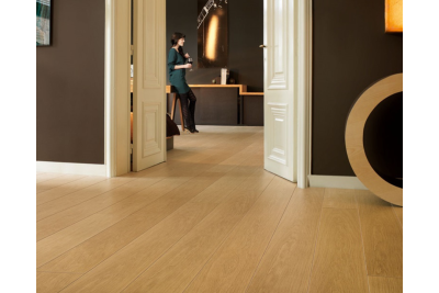 Chêne verni naturel - 2050  mm x  205 mm - Ep. 9.5mm