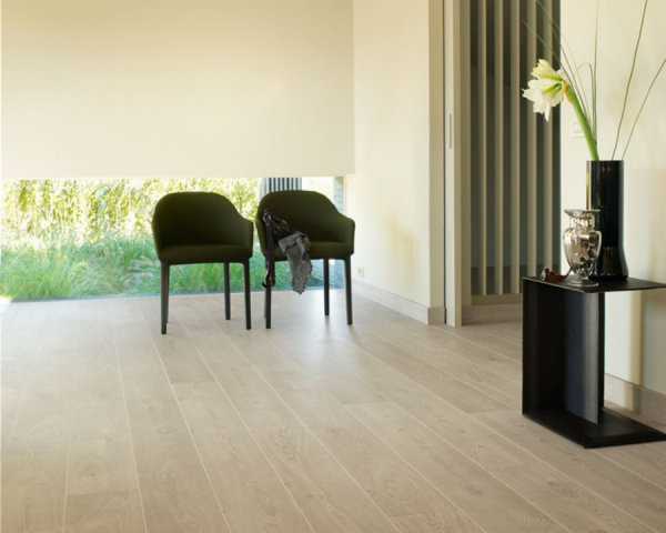 Chêne vieilli blanc - 2050  mm x  205 mm - Ep. 9.5mm