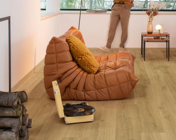 Chêne chaud naturel brossé -  1380 mm x  212 mm - Ep. 9 mm