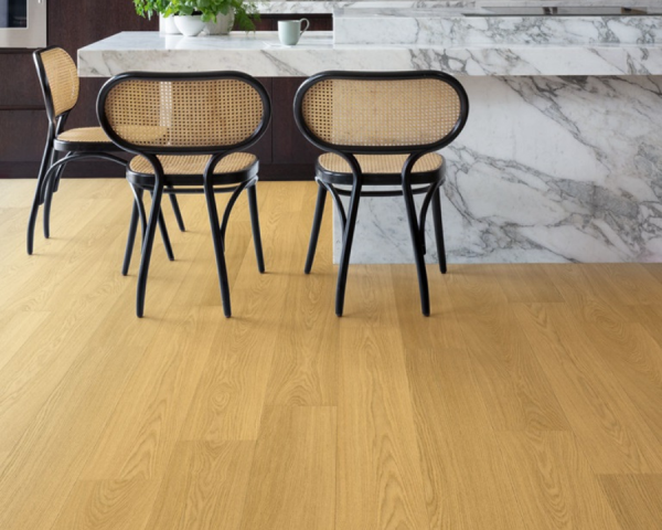 Chêne vernis naturel -  1380 mm x  212 mm - Ep. 9 mm