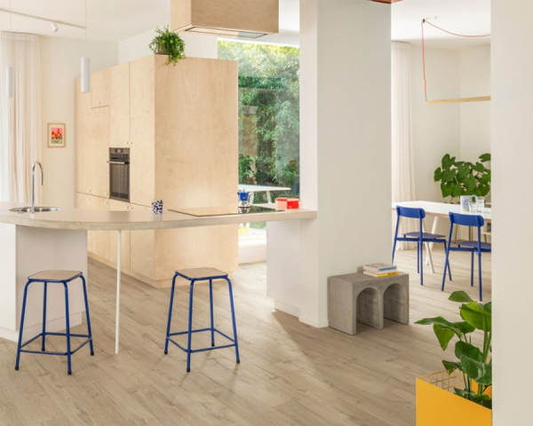 Chêne classique beige -  1380 mm x  190 mm - Ep. 12 mm