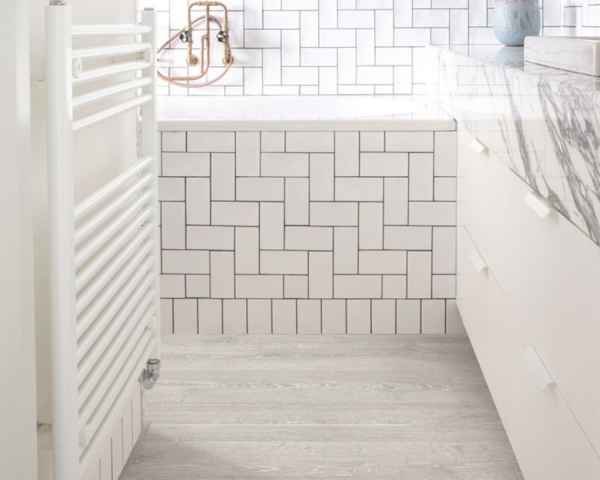 Chêne gris classique patiné -  1380 mm x  190 mm - Ep. 12 mm