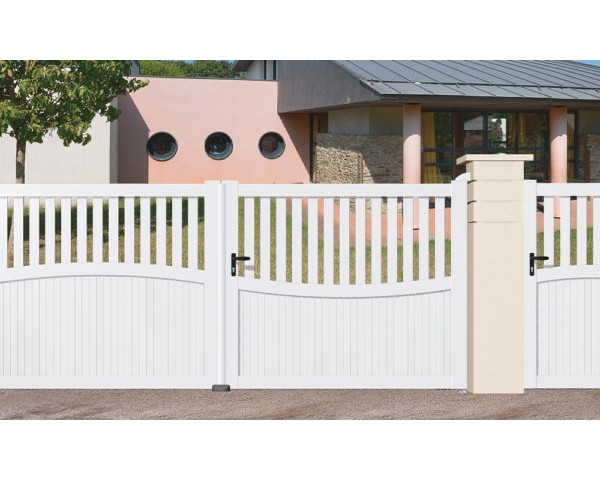 CG 64 - Portails PVC Résidence